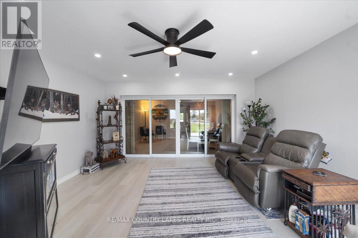 9 - 3 PARADISE BOULEVARD Image 19