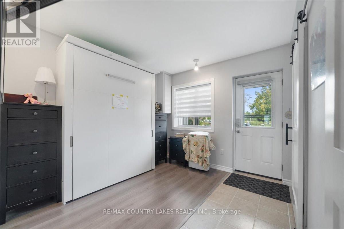 9 - 3 PARADISE BOULEVARD Image 3