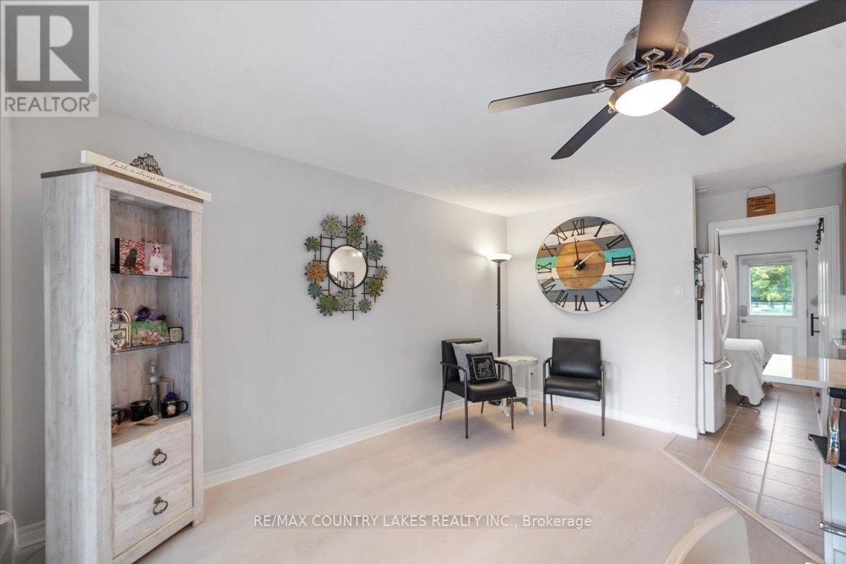 9 - 3 PARADISE BOULEVARD Image 6
