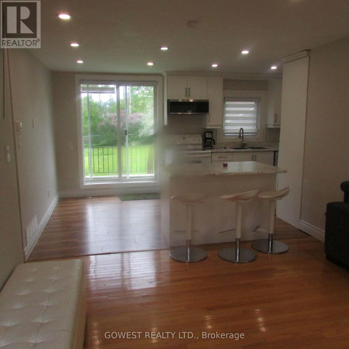 137 FIRST AVENUE Image 8