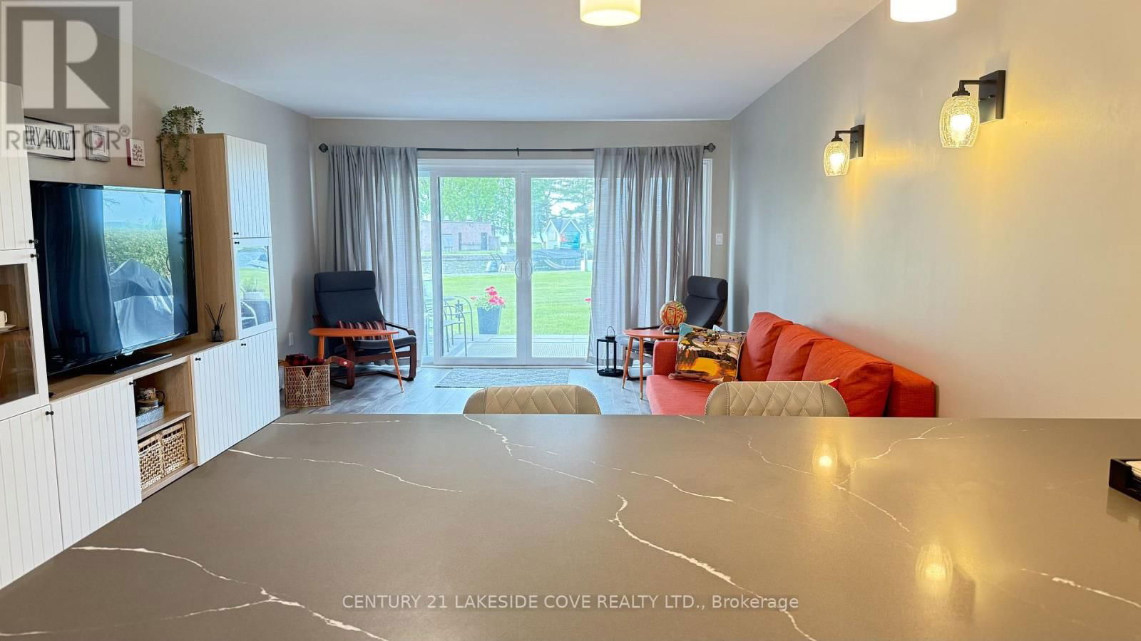 Unit 14 - 1 PARADISE BOULEVARD Image 6