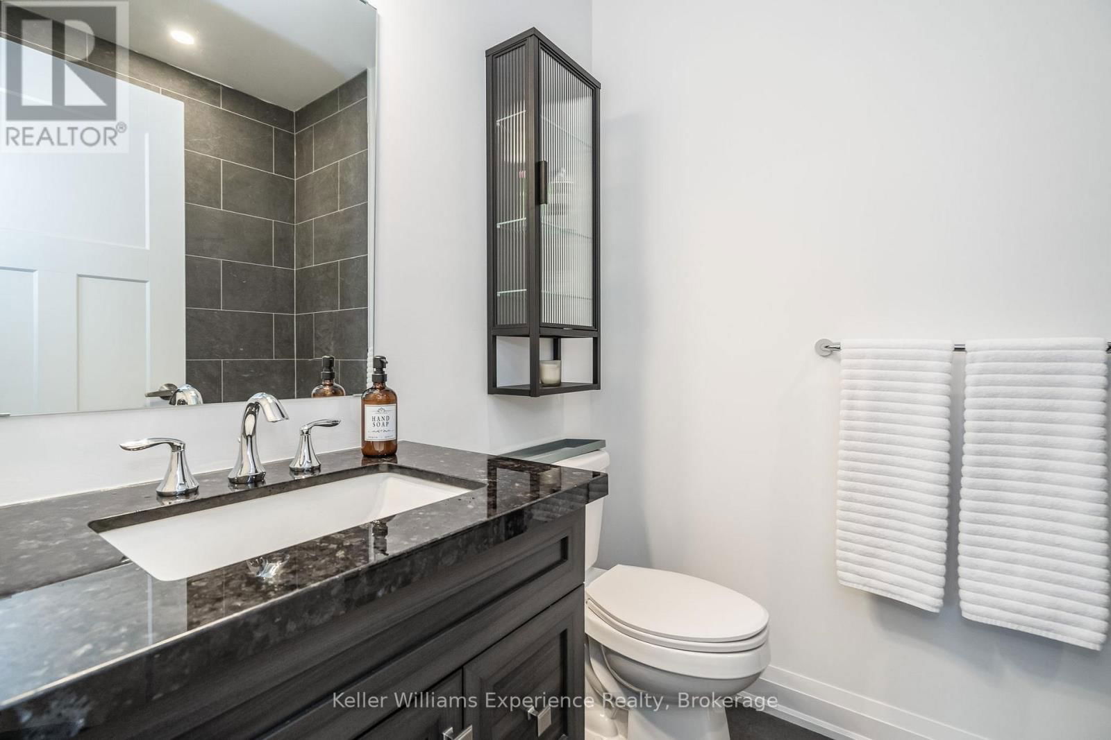 24 DANIELLE CRESCENT Image 19