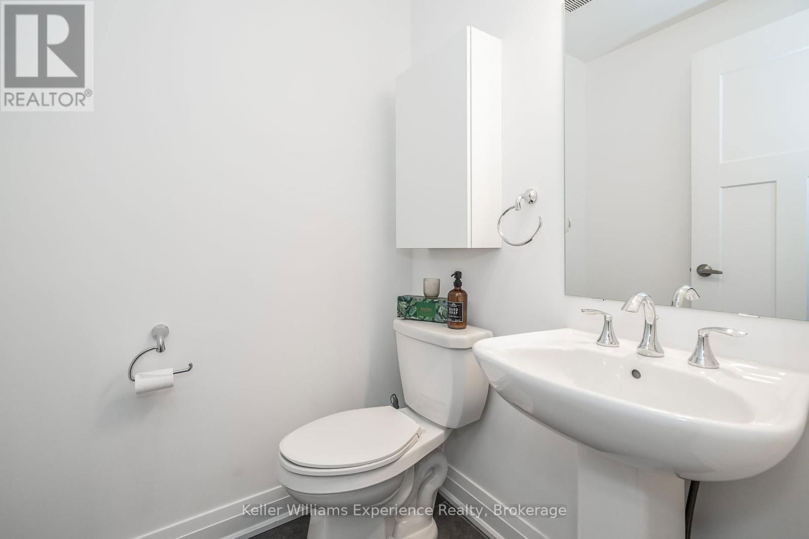 24 DANIELLE CRESCENT Image 9