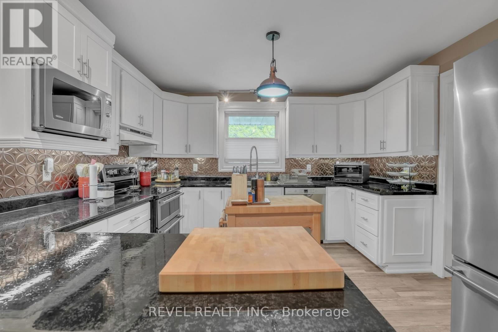 59 WITHALL GROVE Image 16