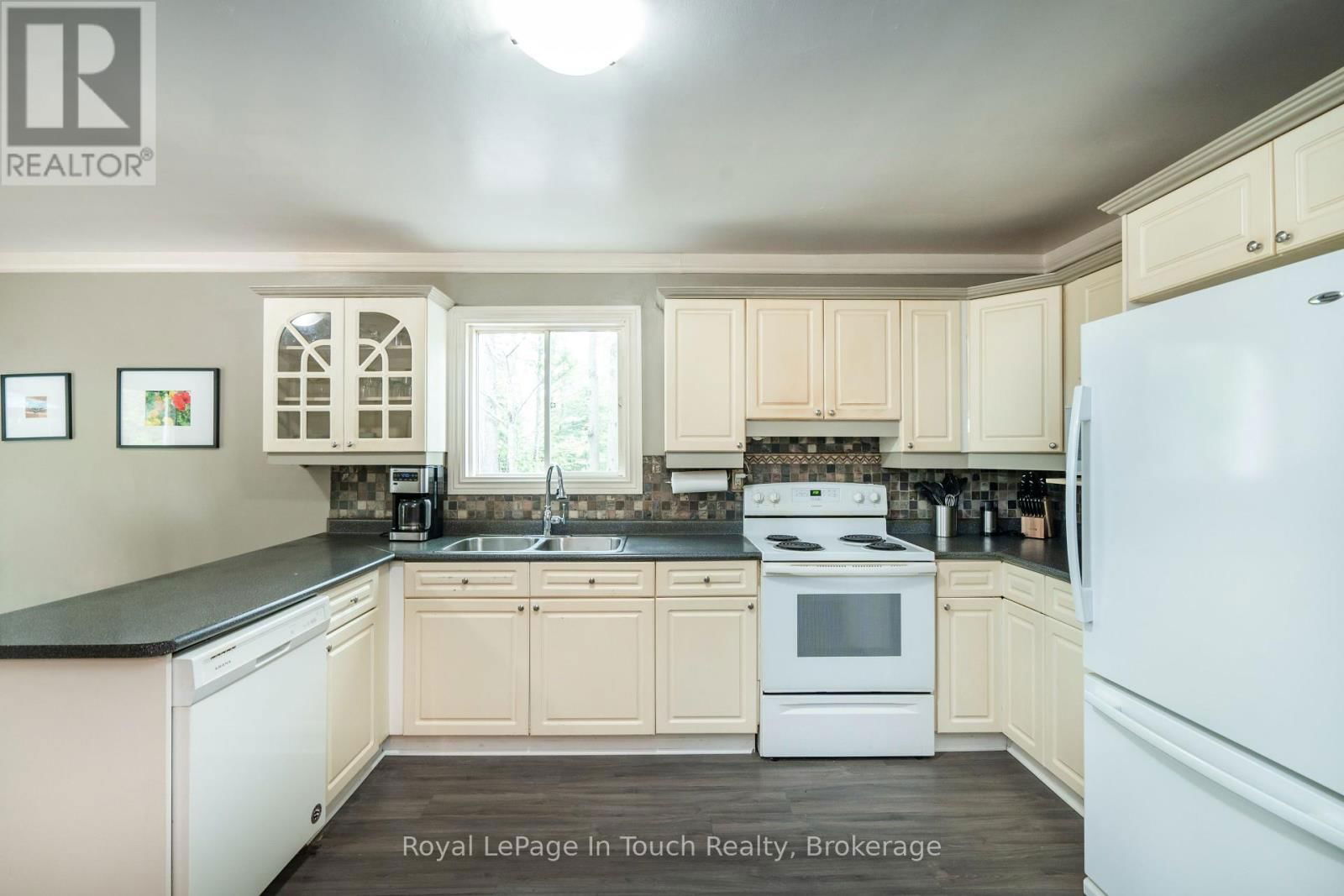 66 JOLIET CRESCENT Image 12