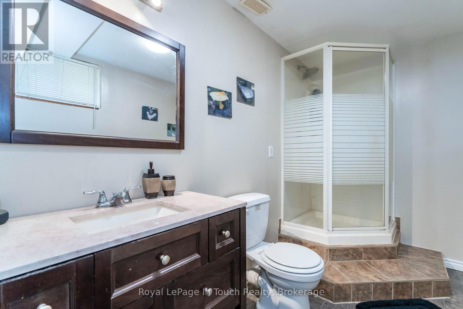 66 JOLIET CRESCENT Image 35