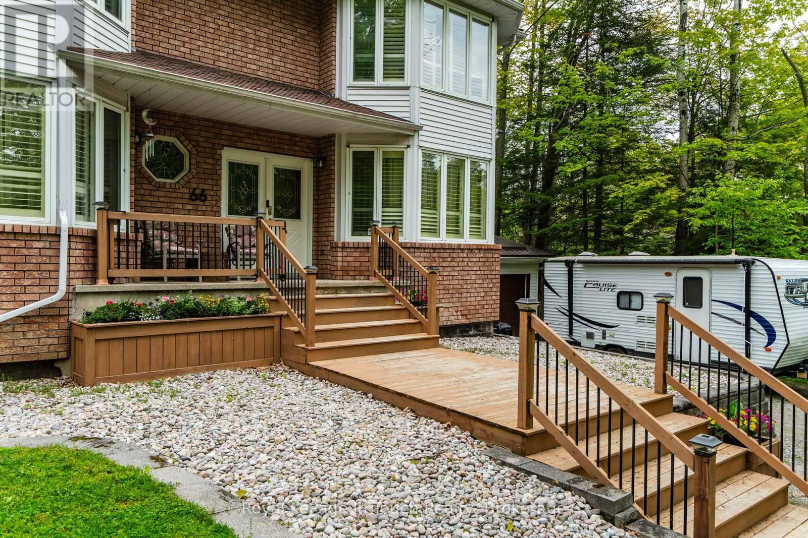 66 JOLIET CRESCENT Image 4