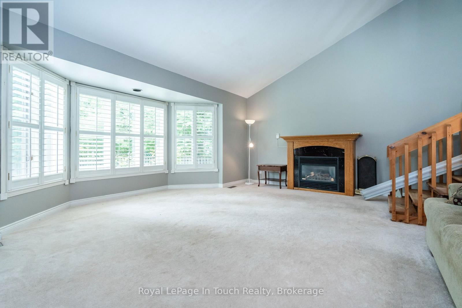 66 JOLIET CRESCENT Image 41