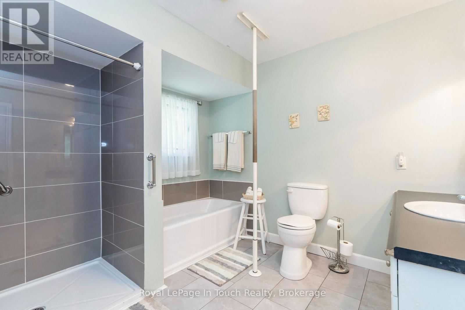 66 JOLIET CRESCENT Image 46