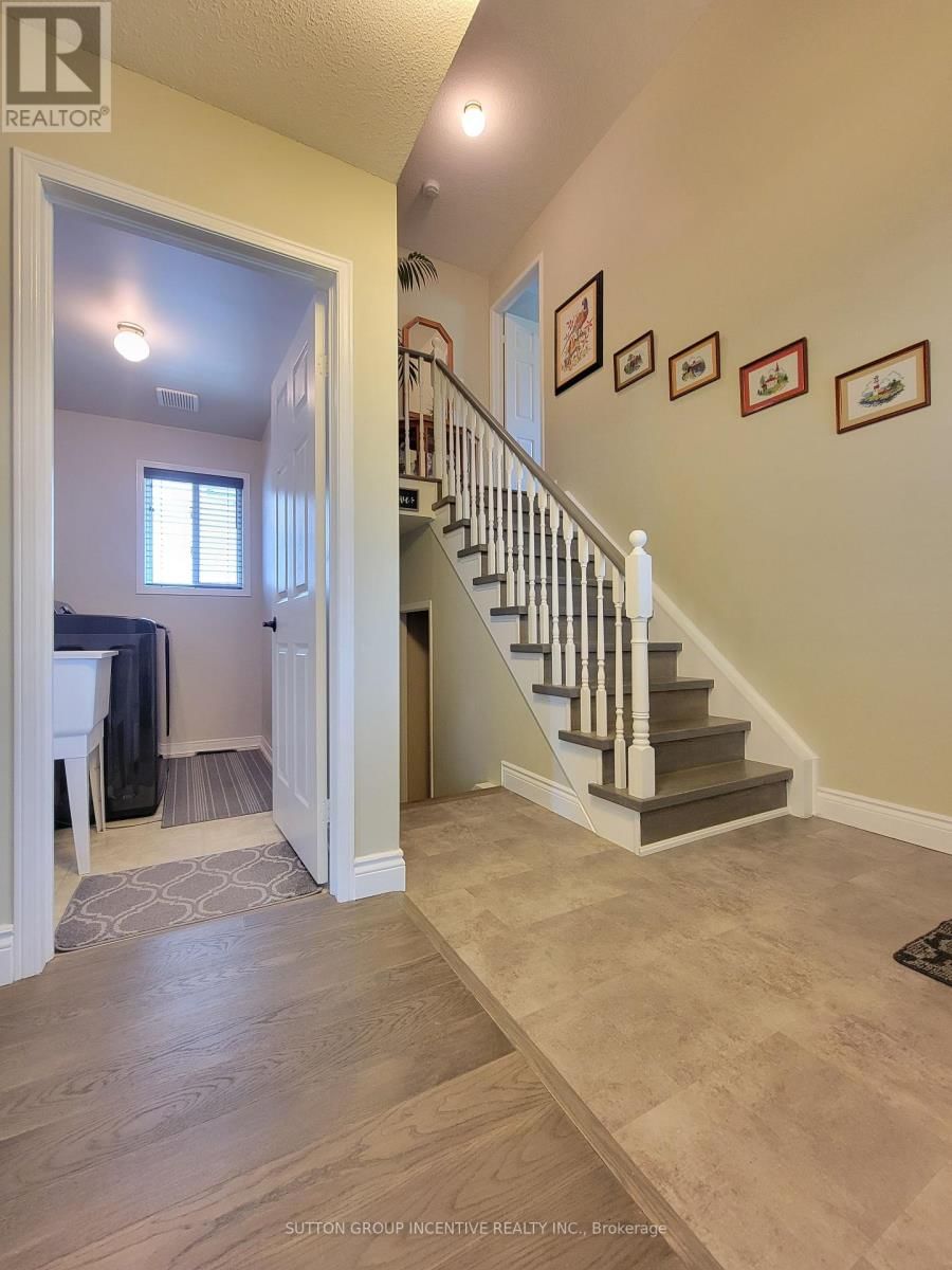 92 SUNDEW DRIVE Image 18