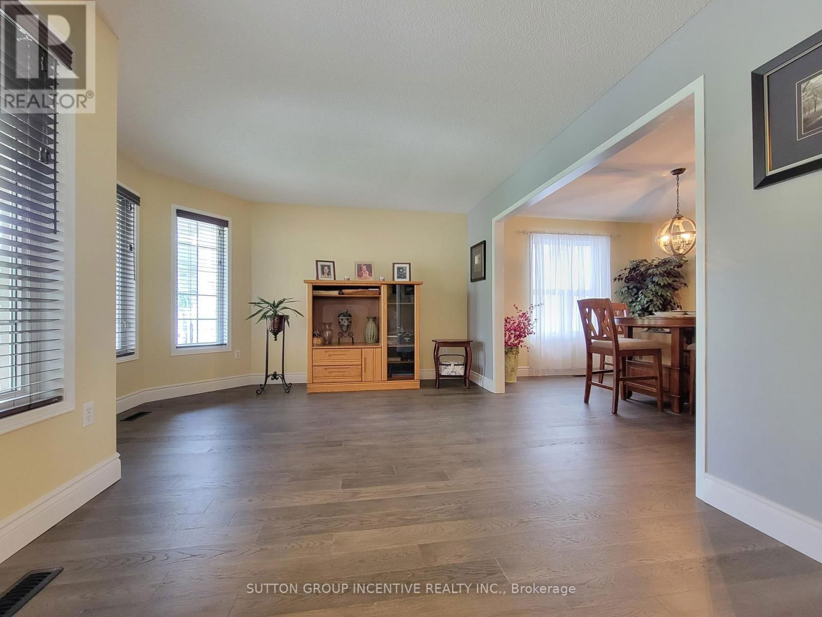 92 SUNDEW DRIVE Image 20