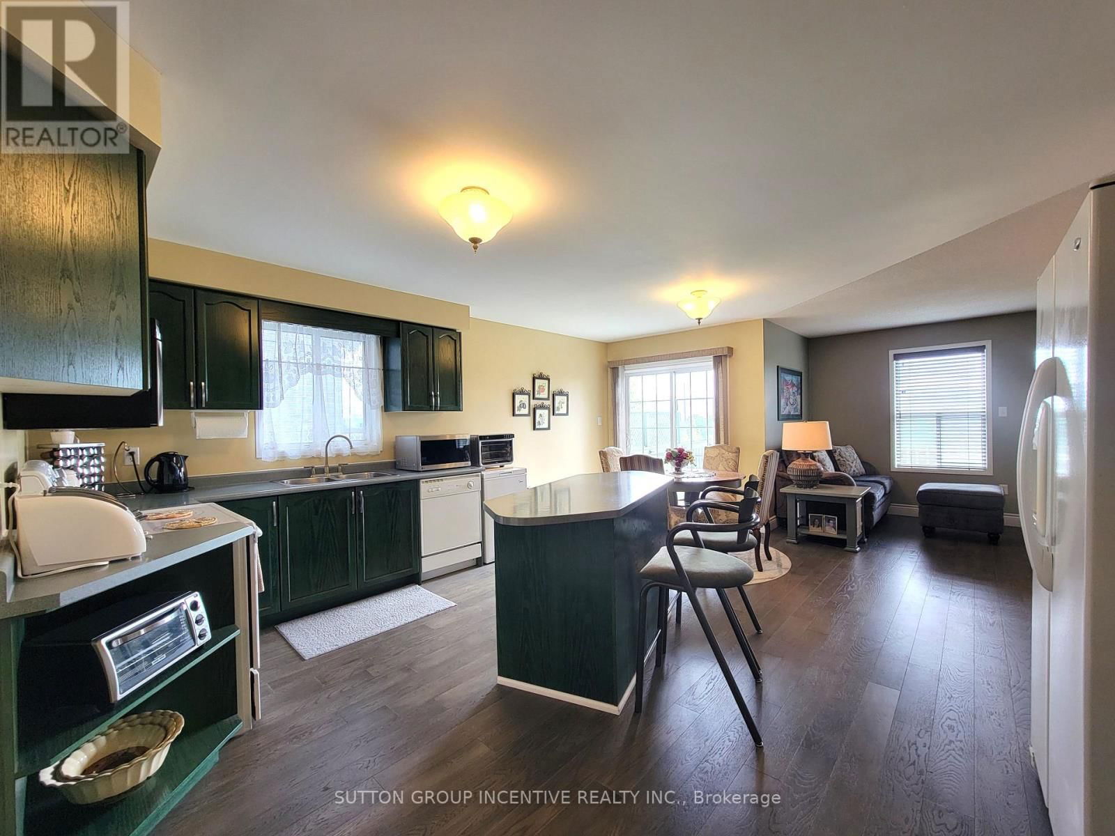 92 SUNDEW DRIVE Image 23