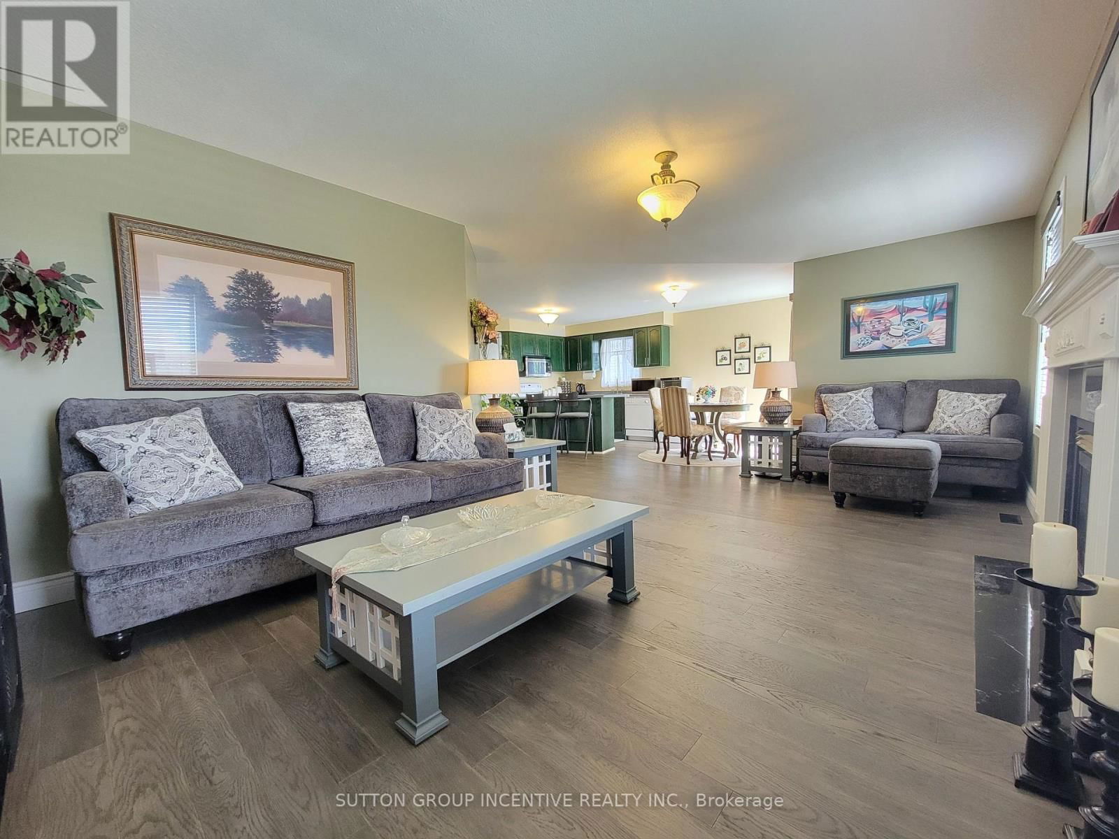 92 SUNDEW DRIVE Image 24