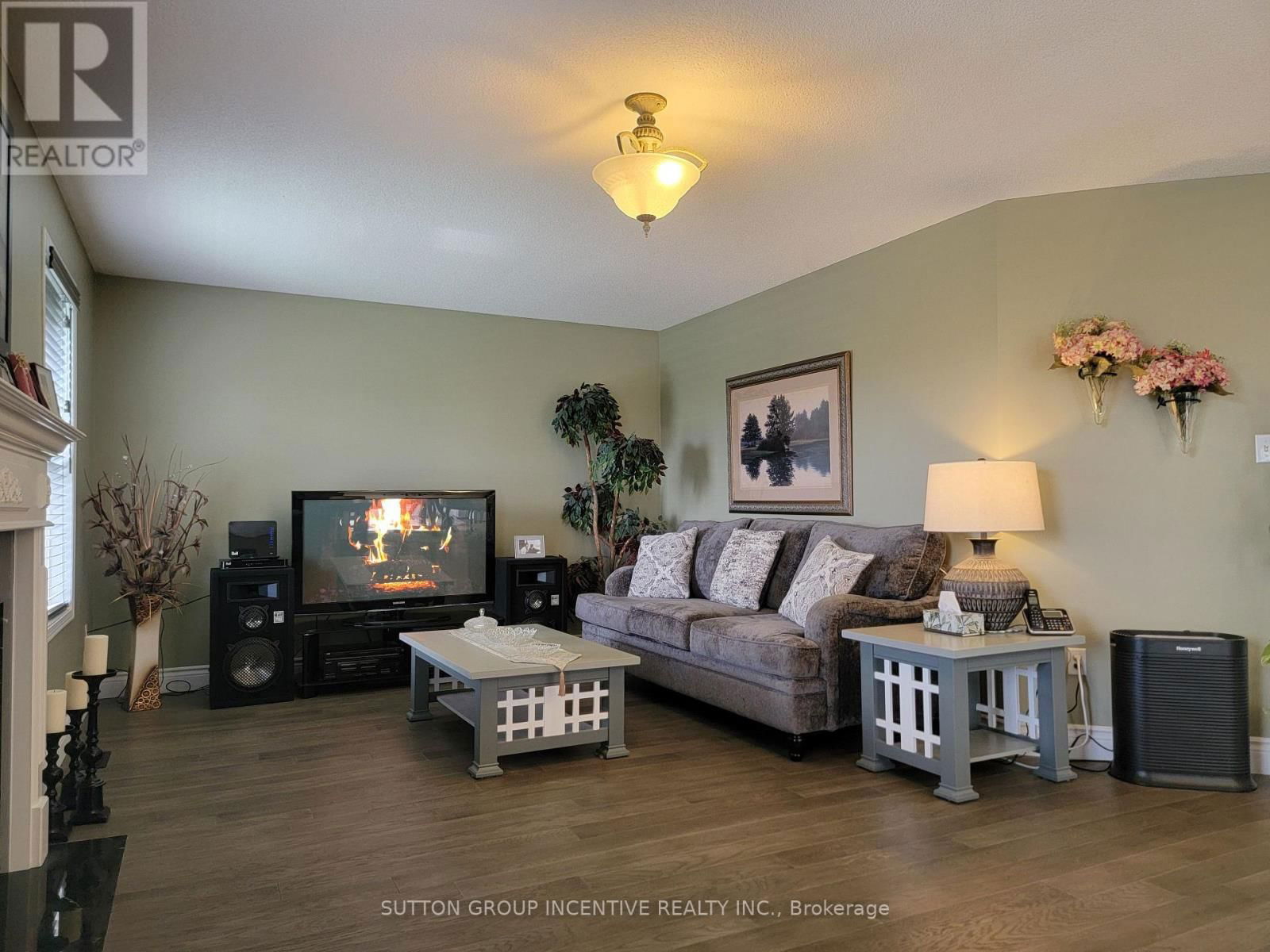 92 SUNDEW DRIVE Image 26