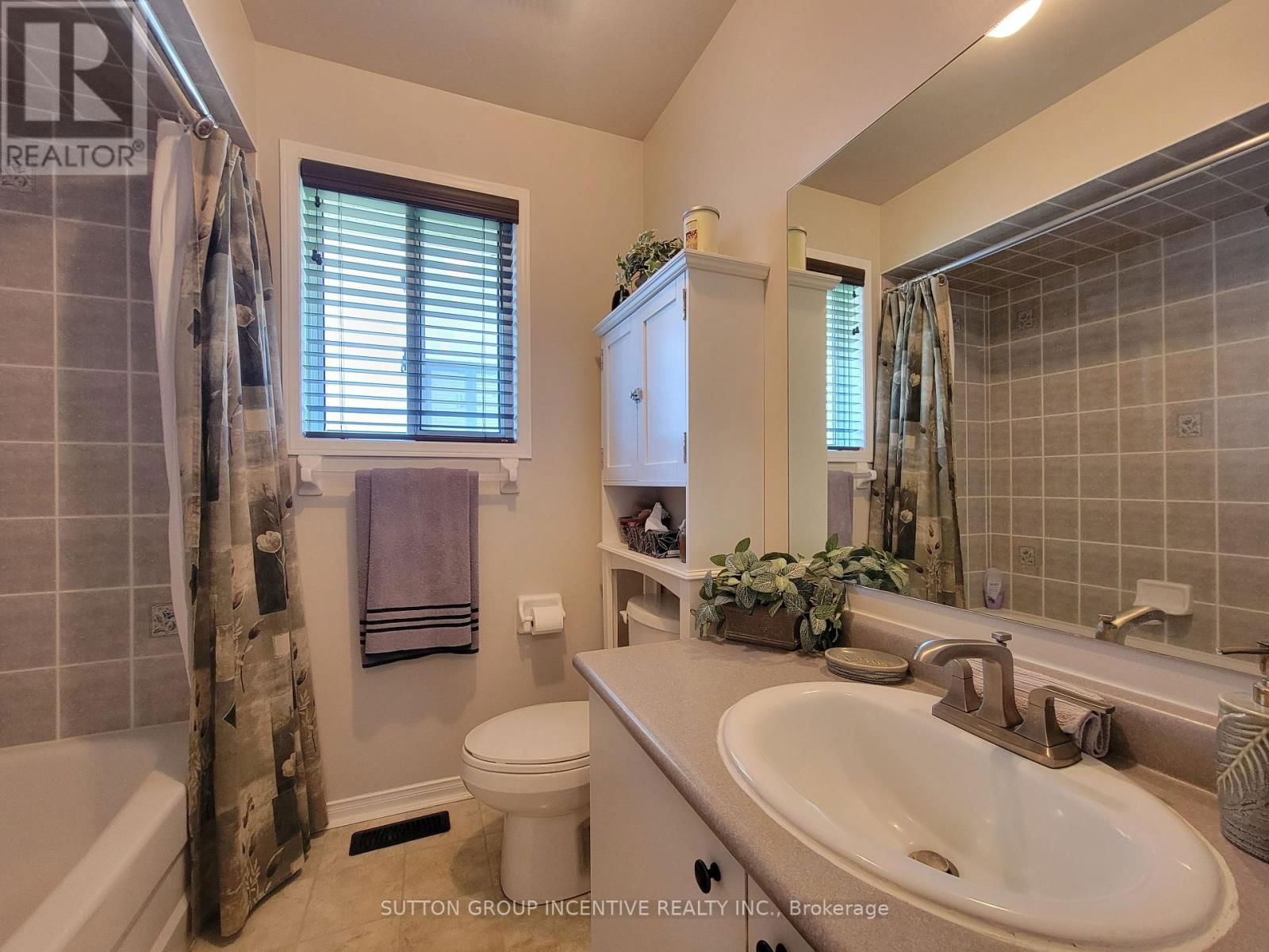 92 SUNDEW DRIVE Image 32