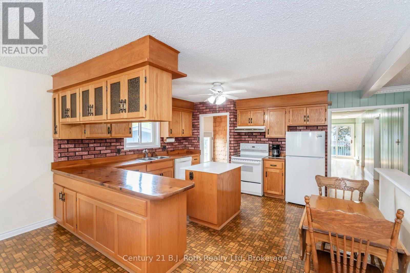56 FOX STREET Image 10