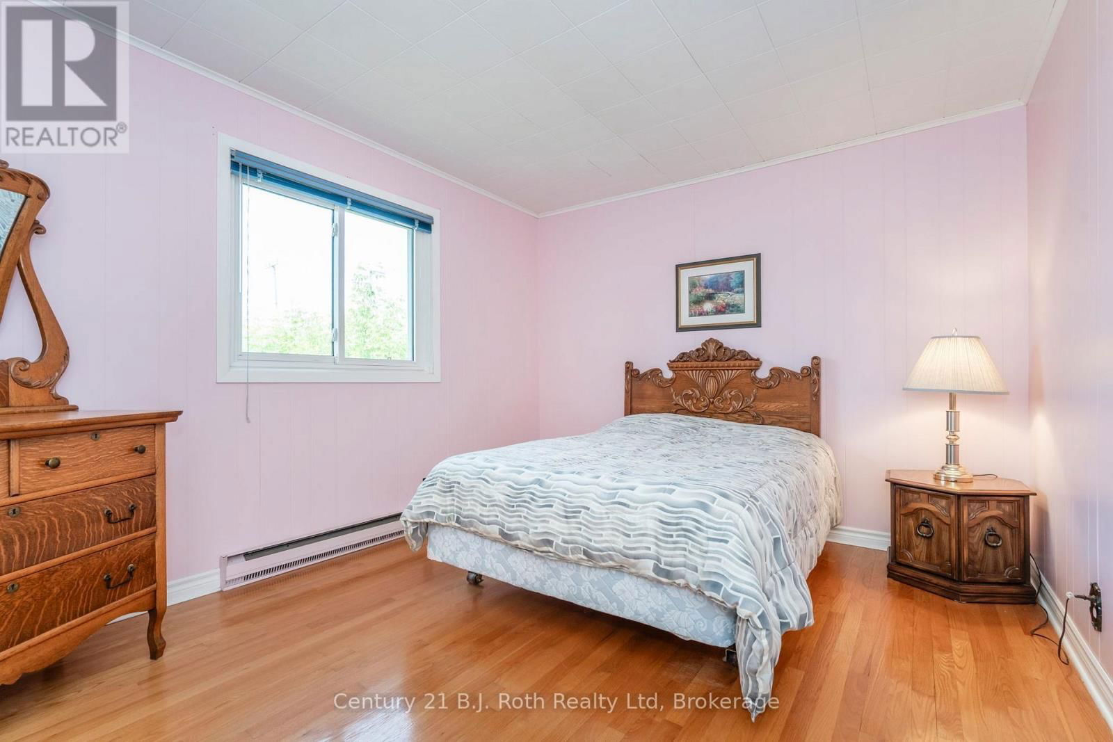 56 FOX STREET Image 22