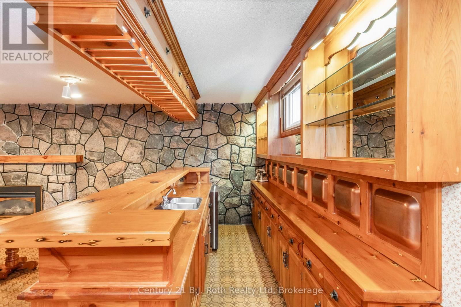 56 FOX STREET Image 30