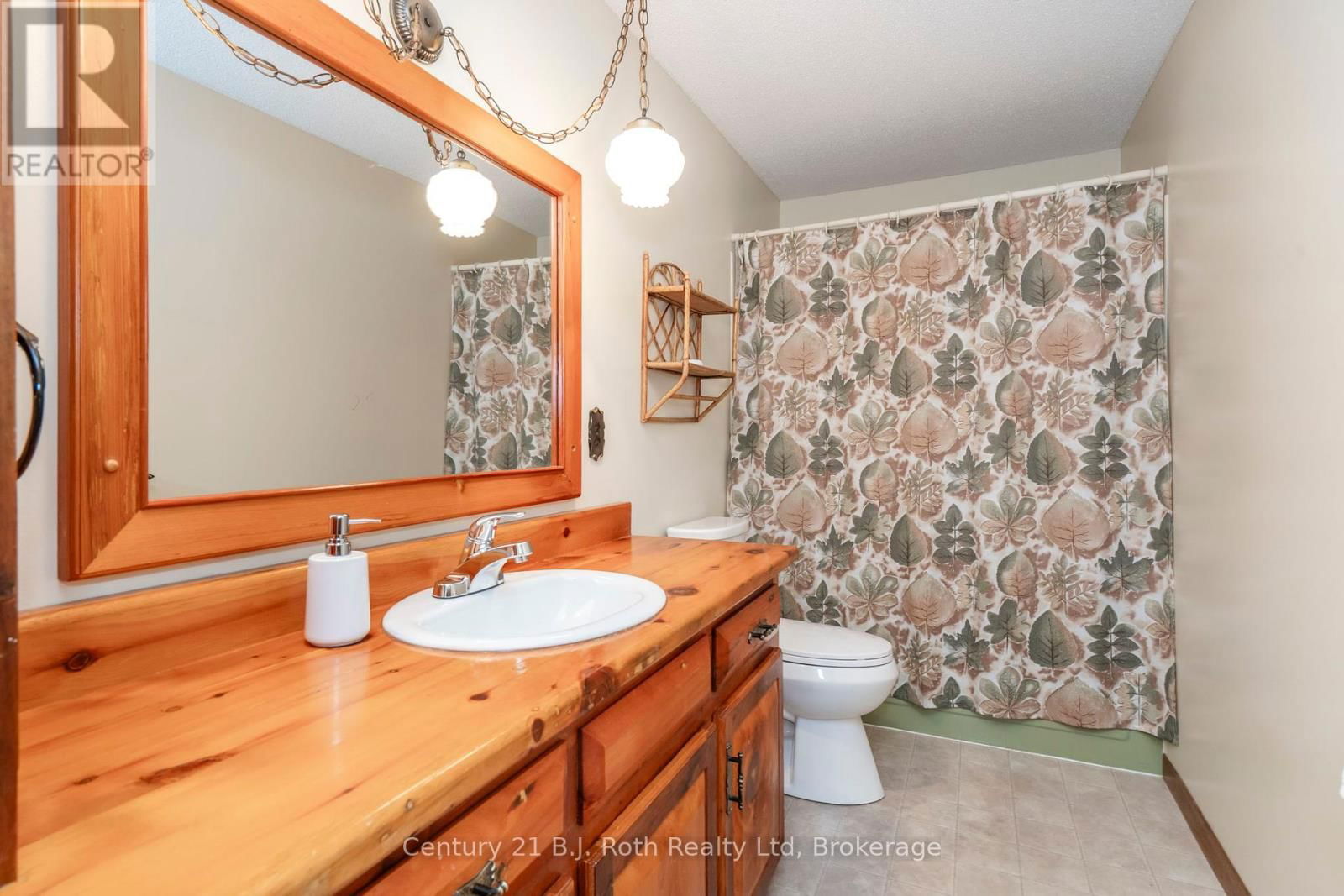 56 FOX STREET Image 32