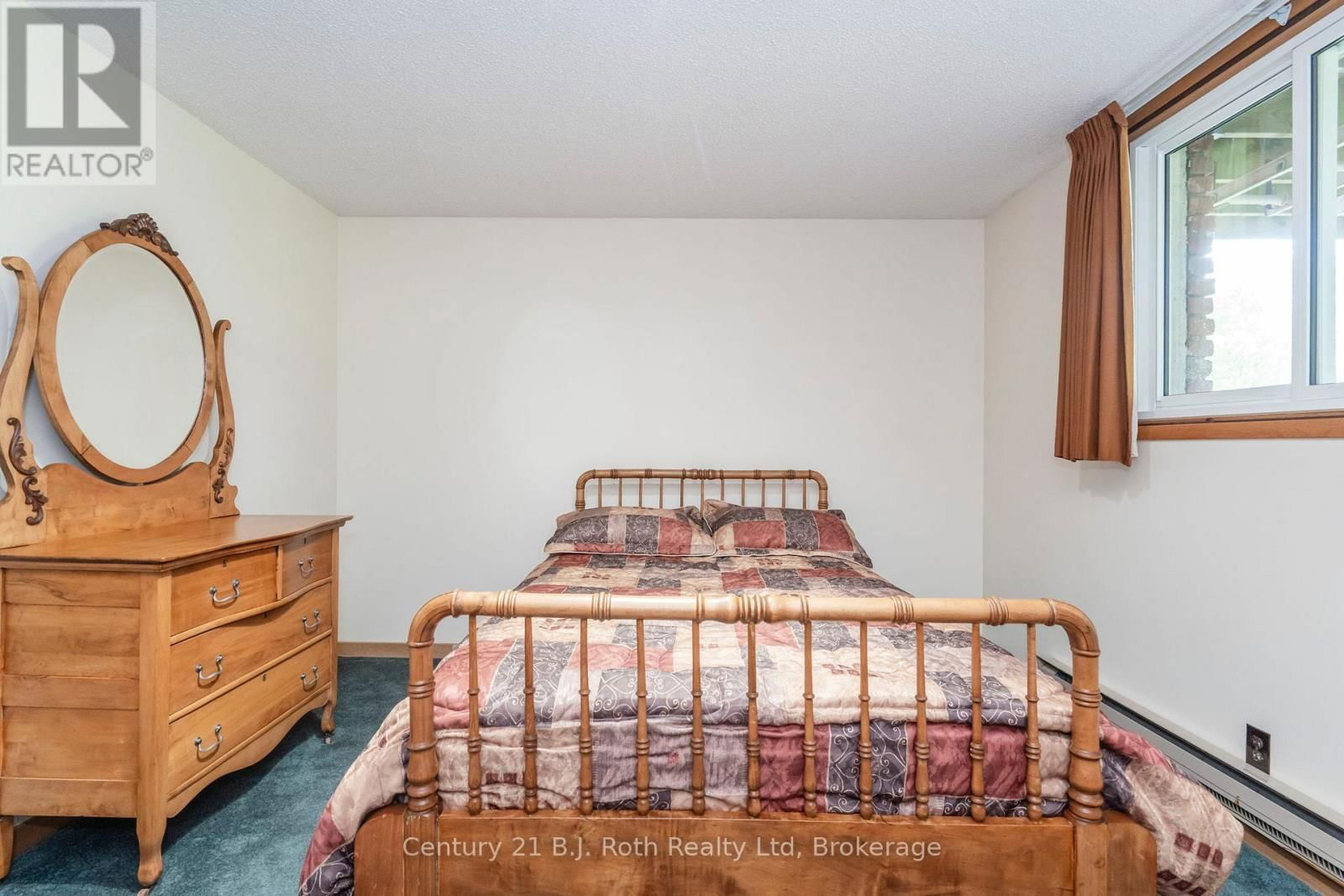56 FOX STREET Image 34