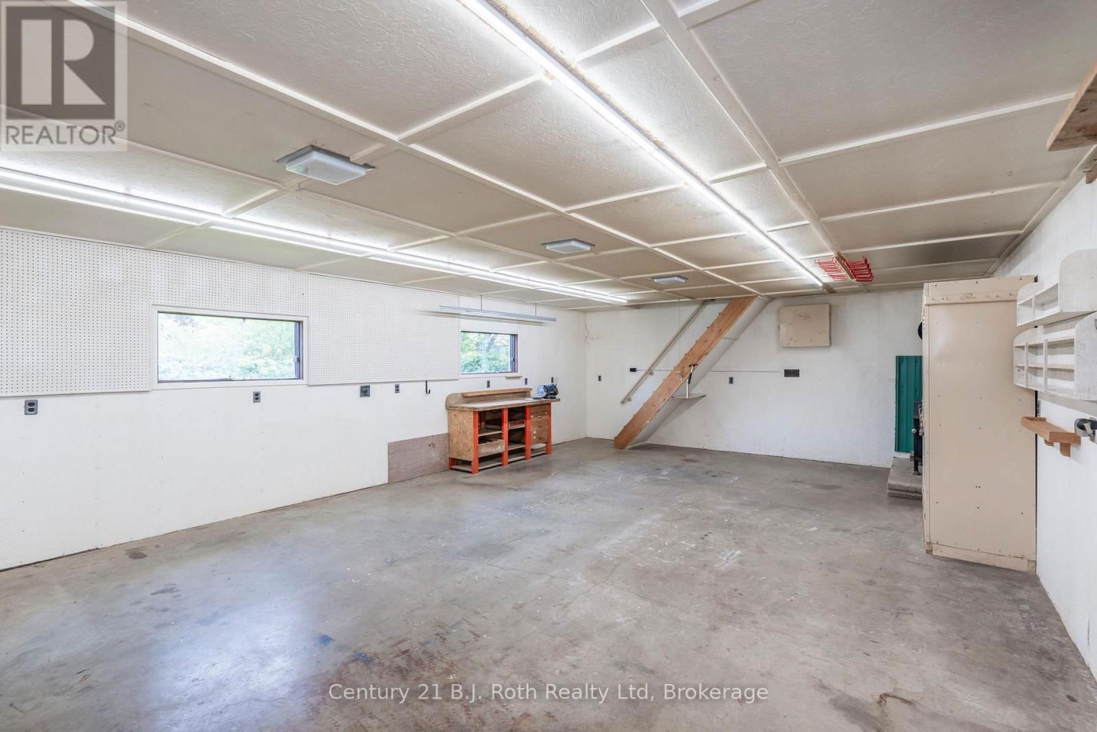 56 FOX STREET Image 36