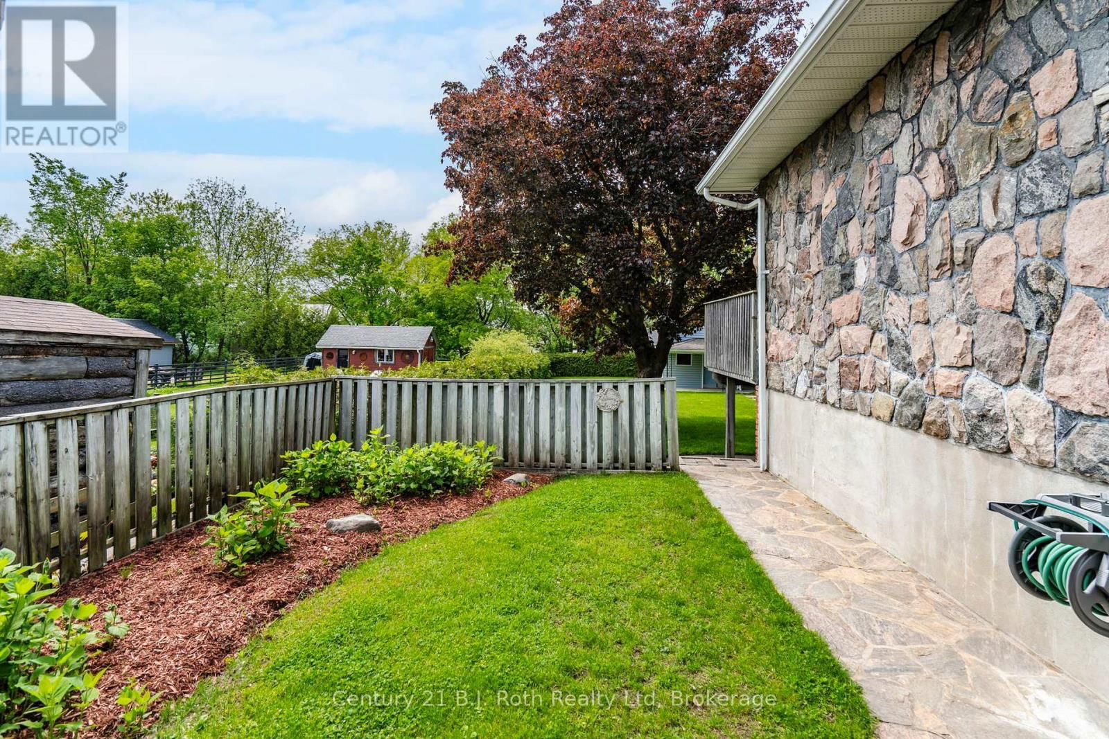 56 FOX STREET Image 41
