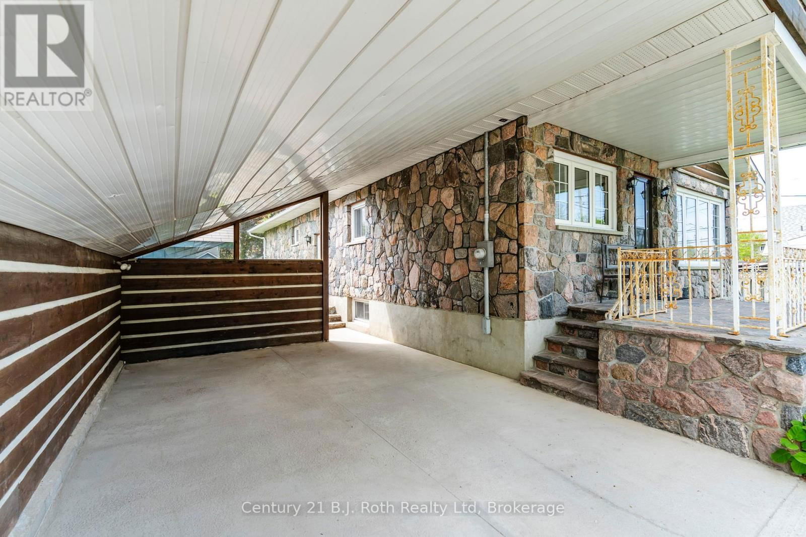 56 FOX STREET Image 6