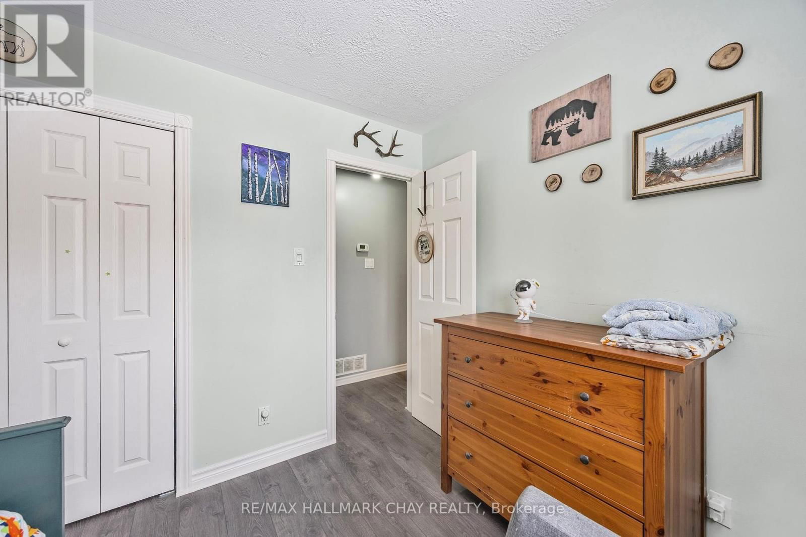 68 ANDERSON CRESCENT Image 26