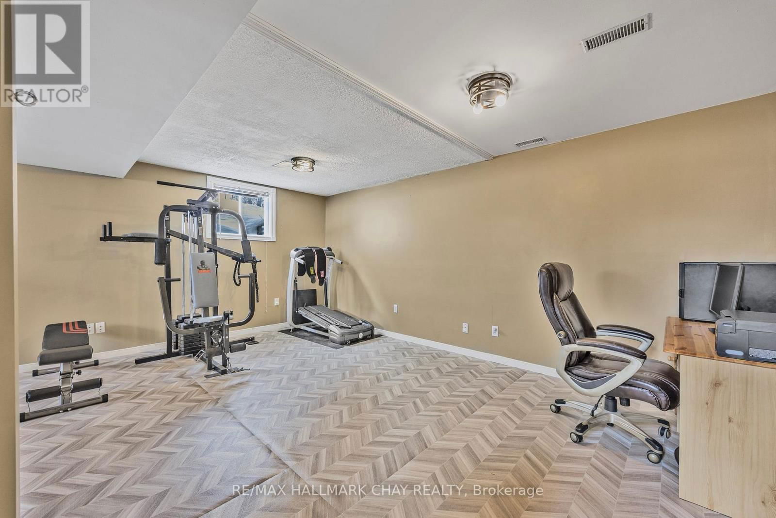 68 ANDERSON CRESCENT Image 29