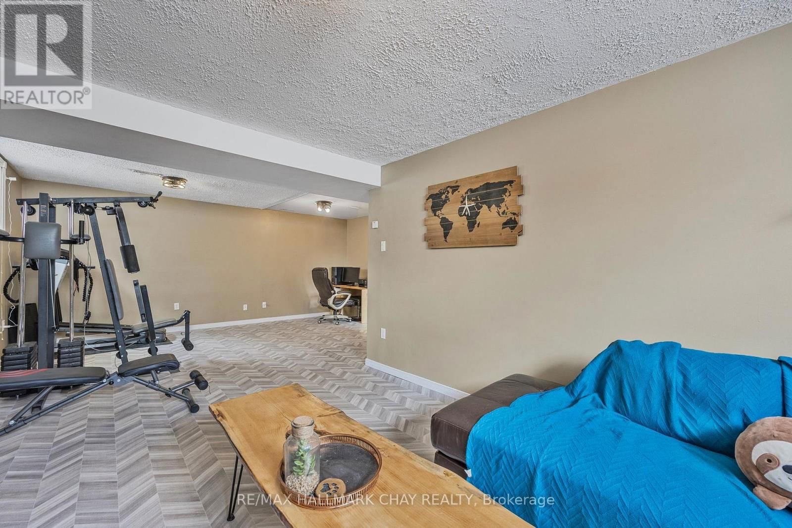 68 ANDERSON CRESCENT Image 36