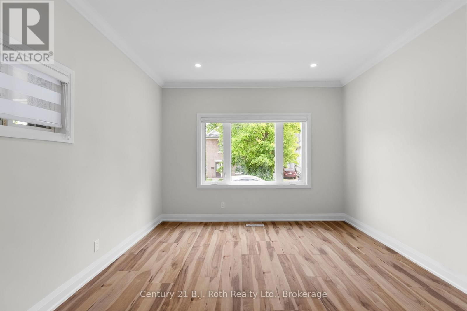17 DOUGLAS STREET Image 11