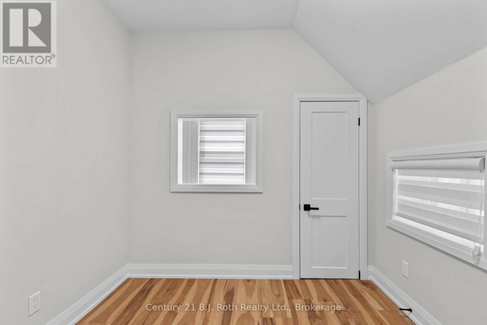 17 DOUGLAS STREET Image 17
