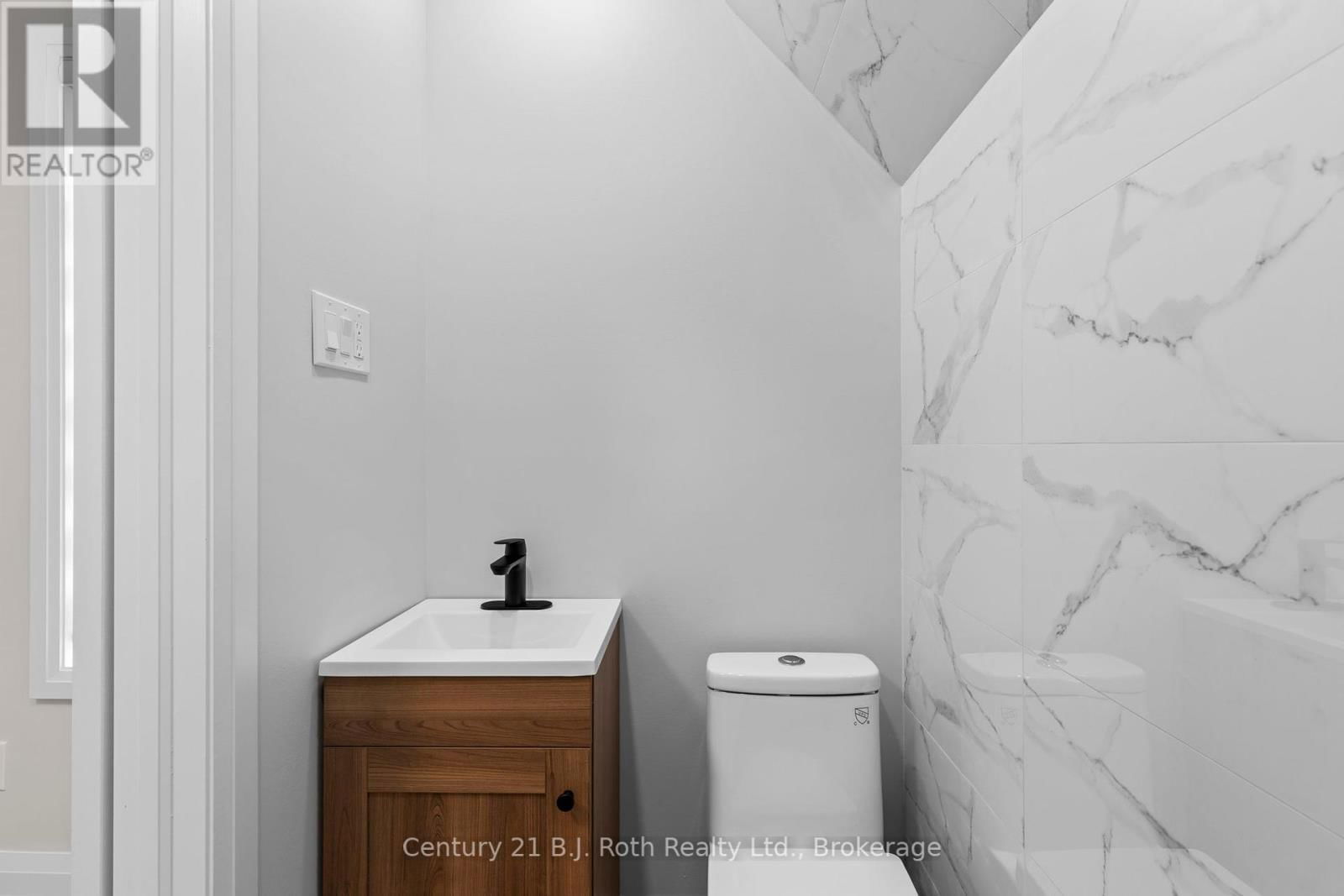 17 DOUGLAS STREET Image 20