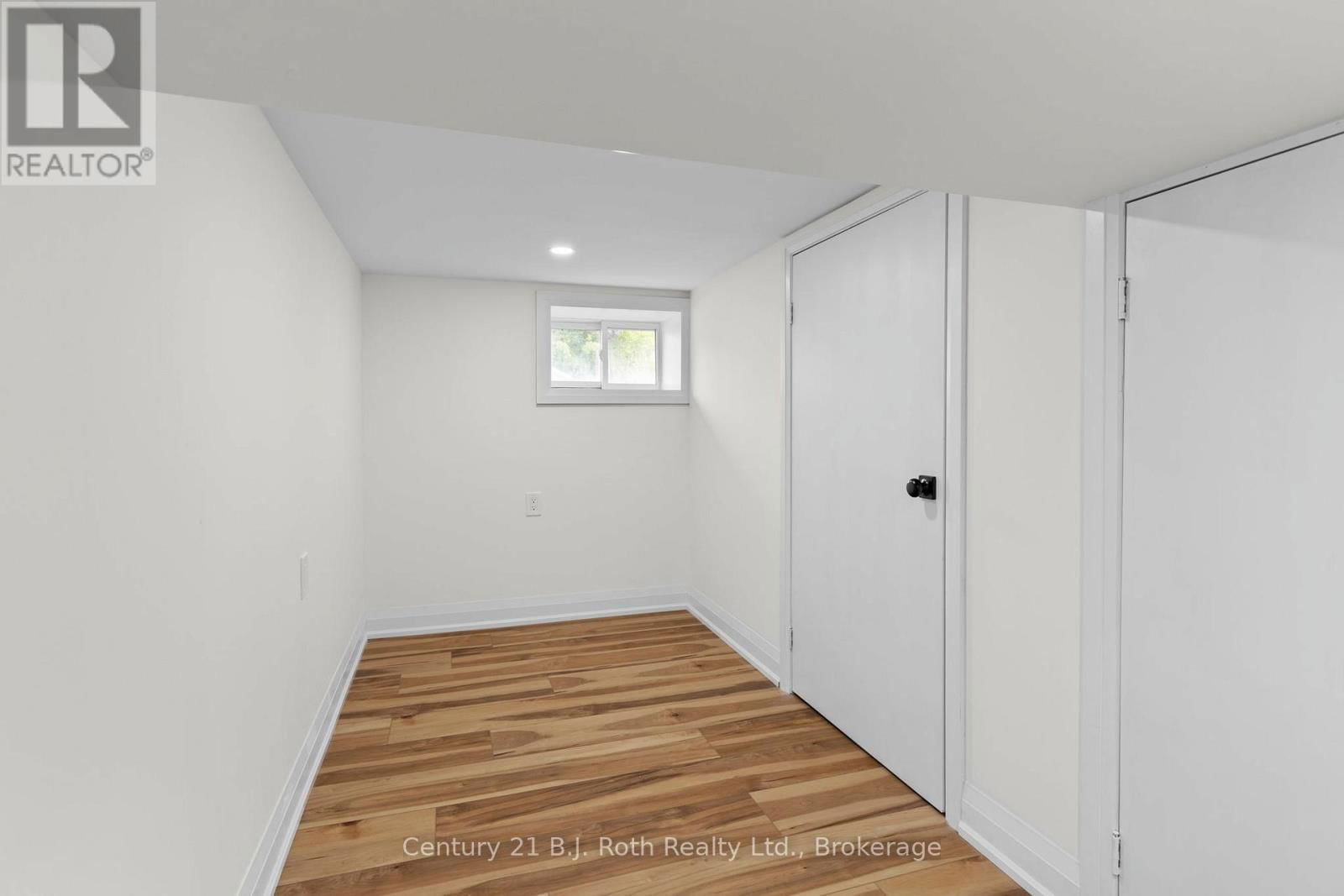 17 DOUGLAS STREET Image 24