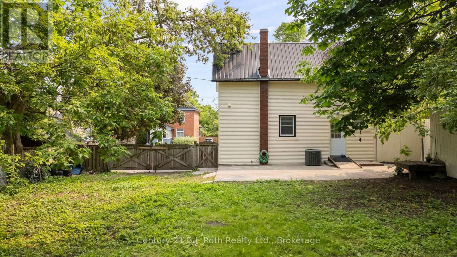 17 DOUGLAS STREET Image 27