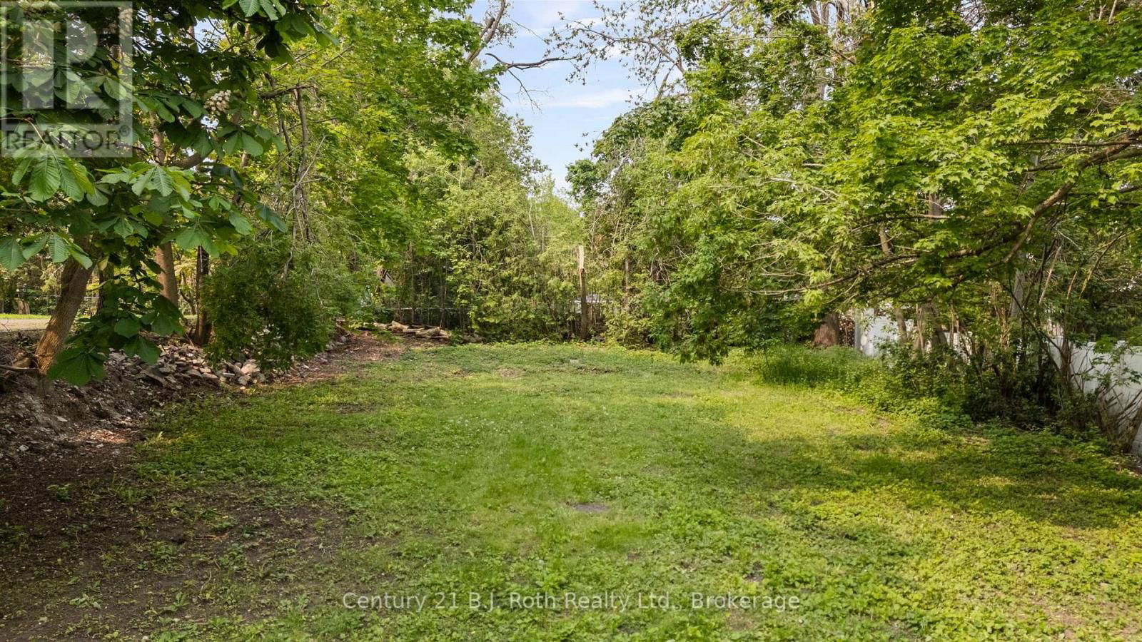 17 DOUGLAS STREET Image 29
