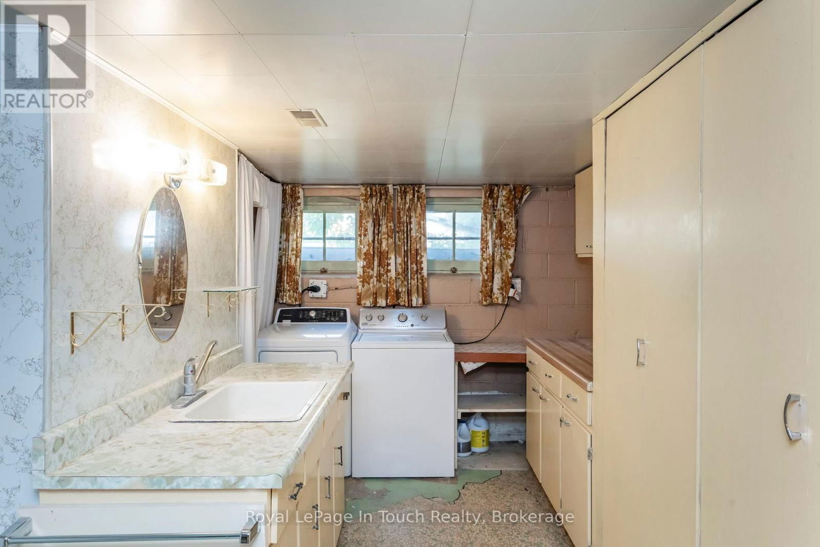 828 HUGEL AVENUE Image 24