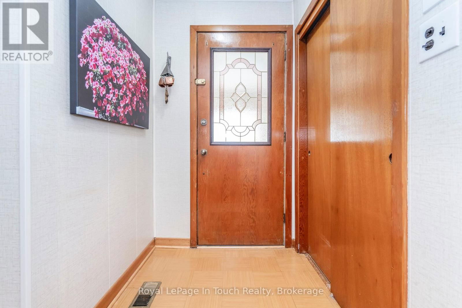 828 HUGEL AVENUE Image 5