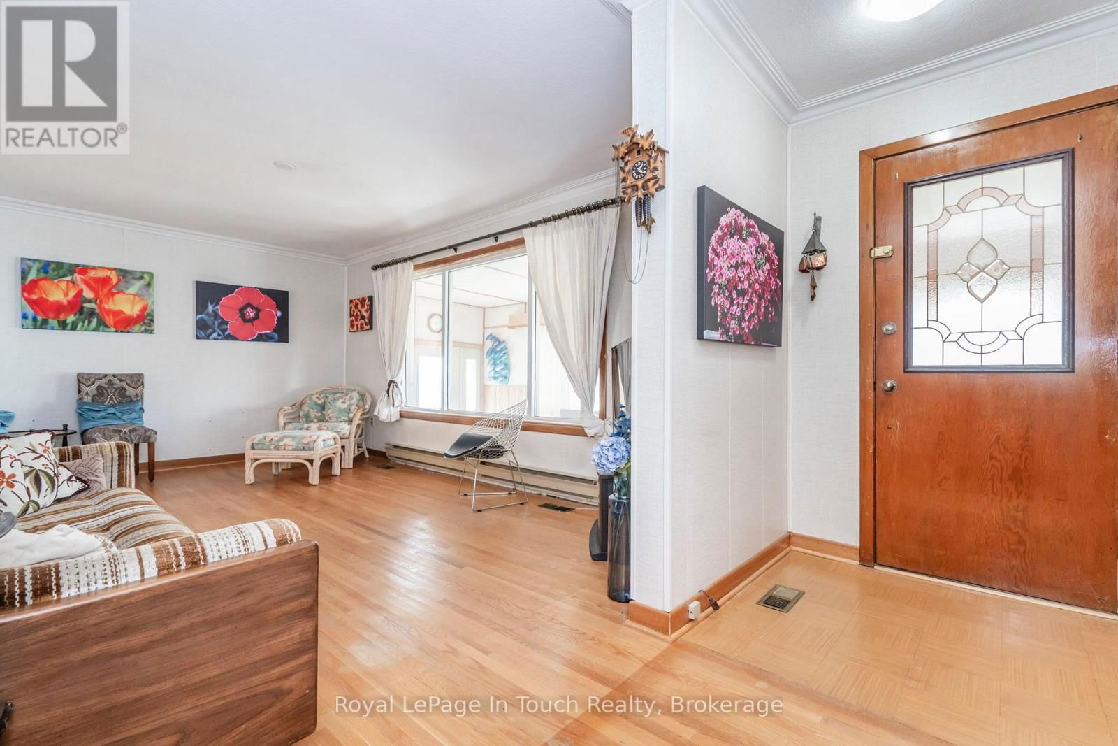 828 HUGEL AVENUE Image 6