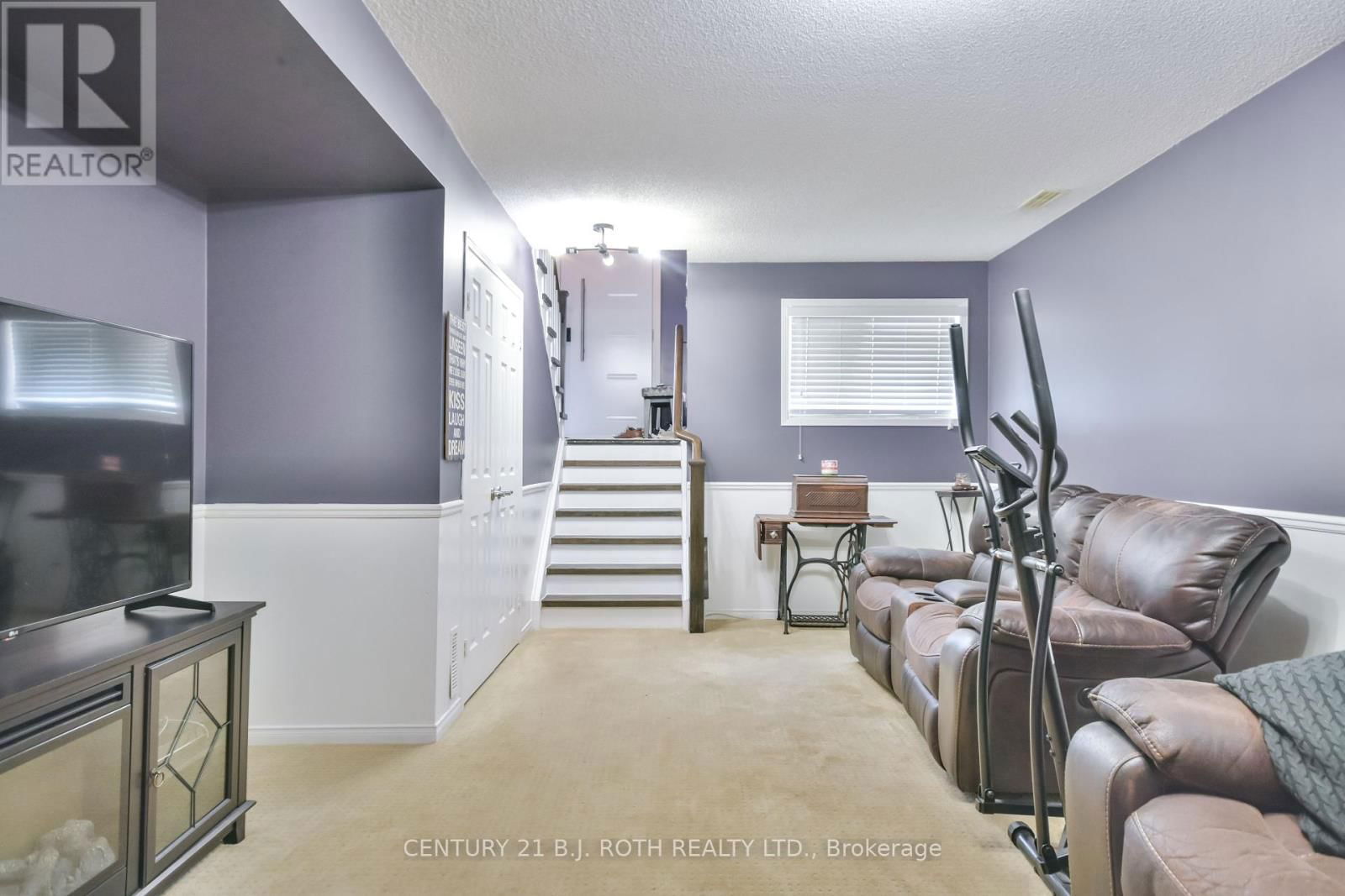 56 MONIQUE CRESCENT Image 21