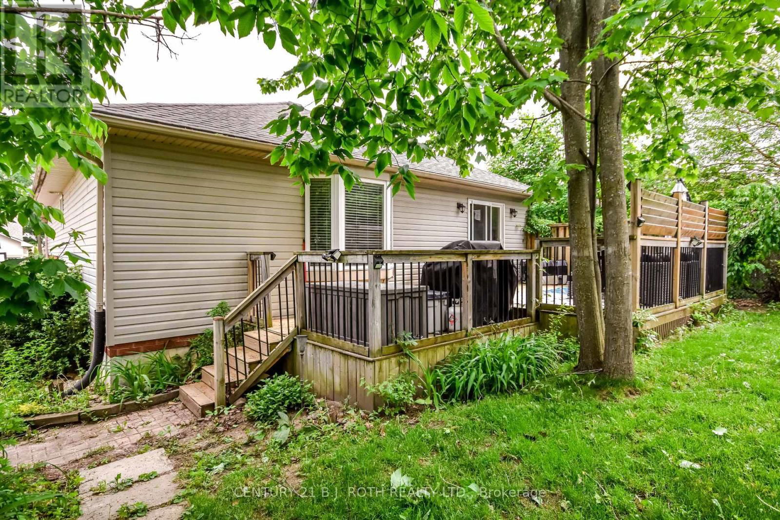 56 MONIQUE CRESCENT Image 28