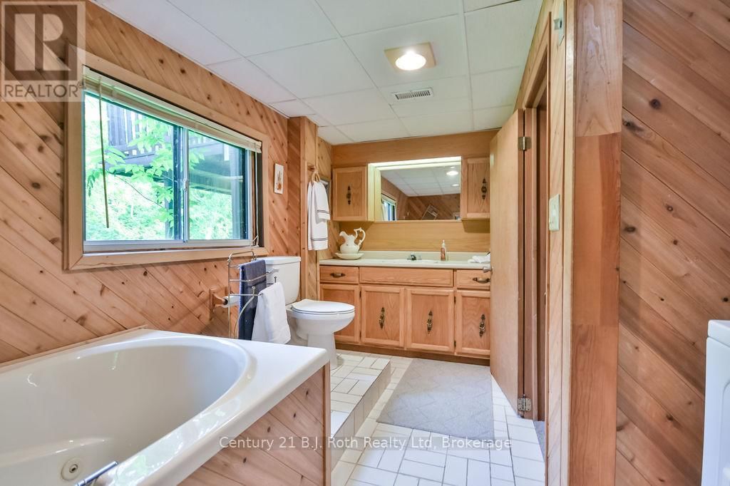 1755 TWIN OAKS CRESCENT Image 15