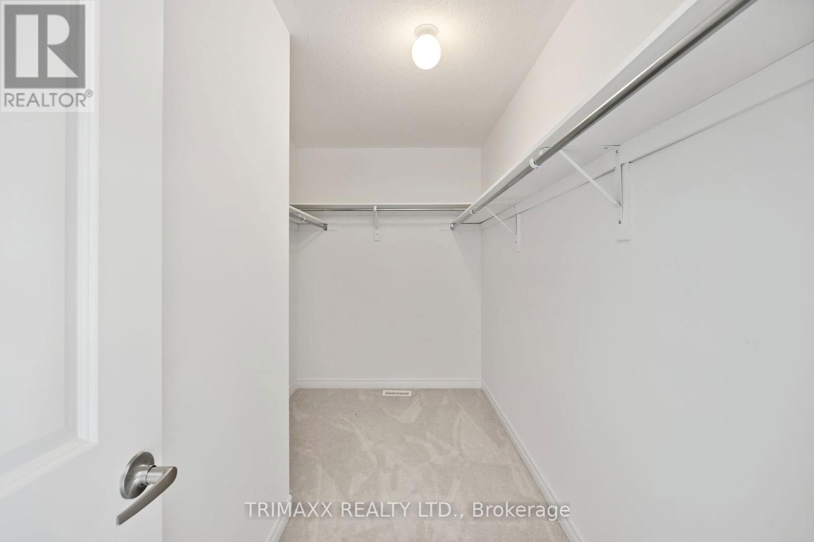 22 KINGSBURY TRAIL Image 25