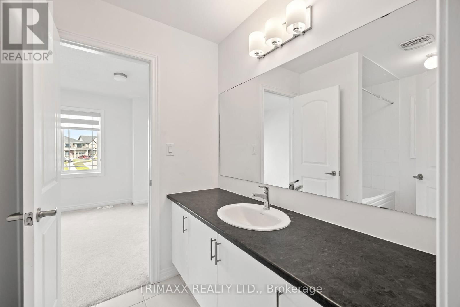 22 KINGSBURY TRAIL Image 29