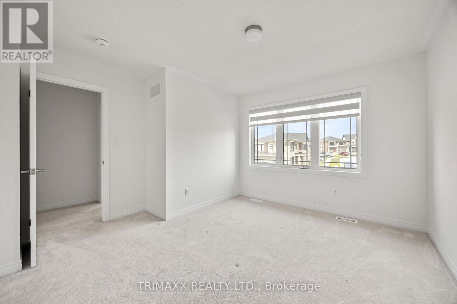 22 KINGSBURY TRAIL Image 33