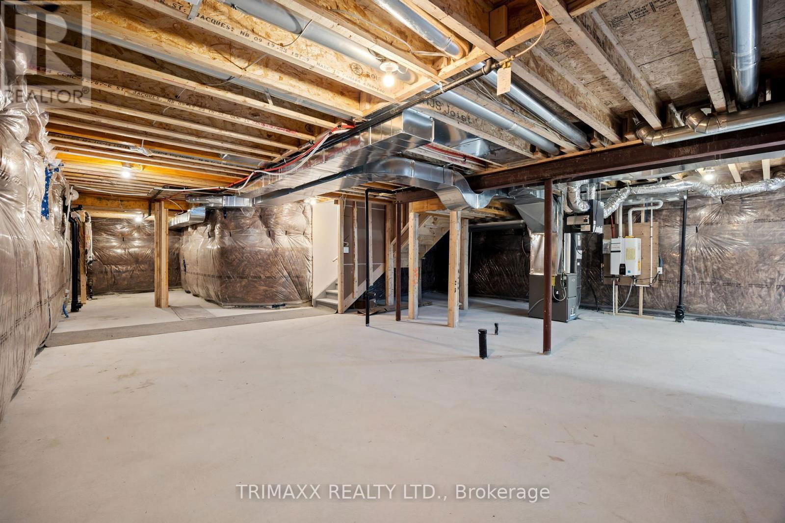 22 KINGSBURY TRAIL Image 36