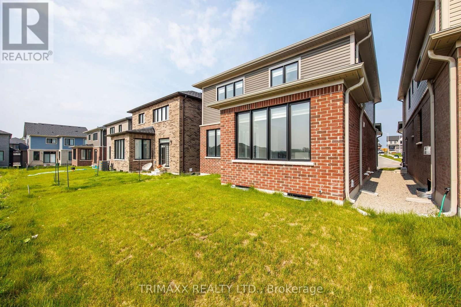 22 KINGSBURY TRAIL Image 40
