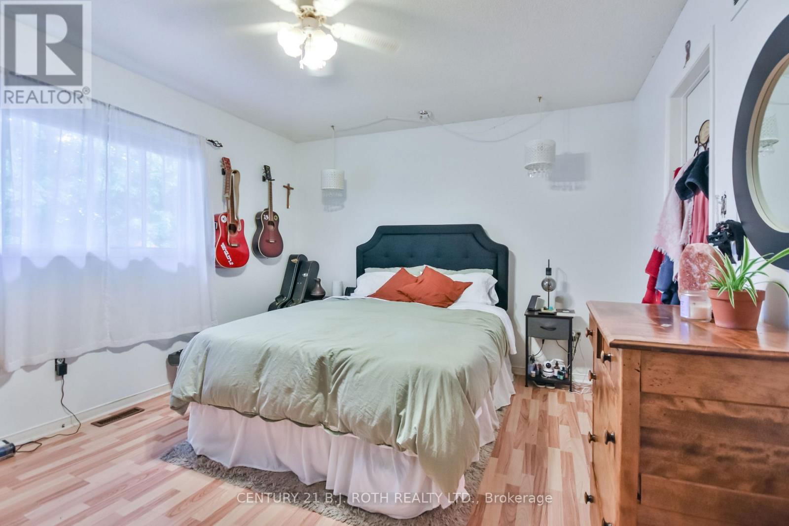 37 NICHOLSON DRIVE Image 16