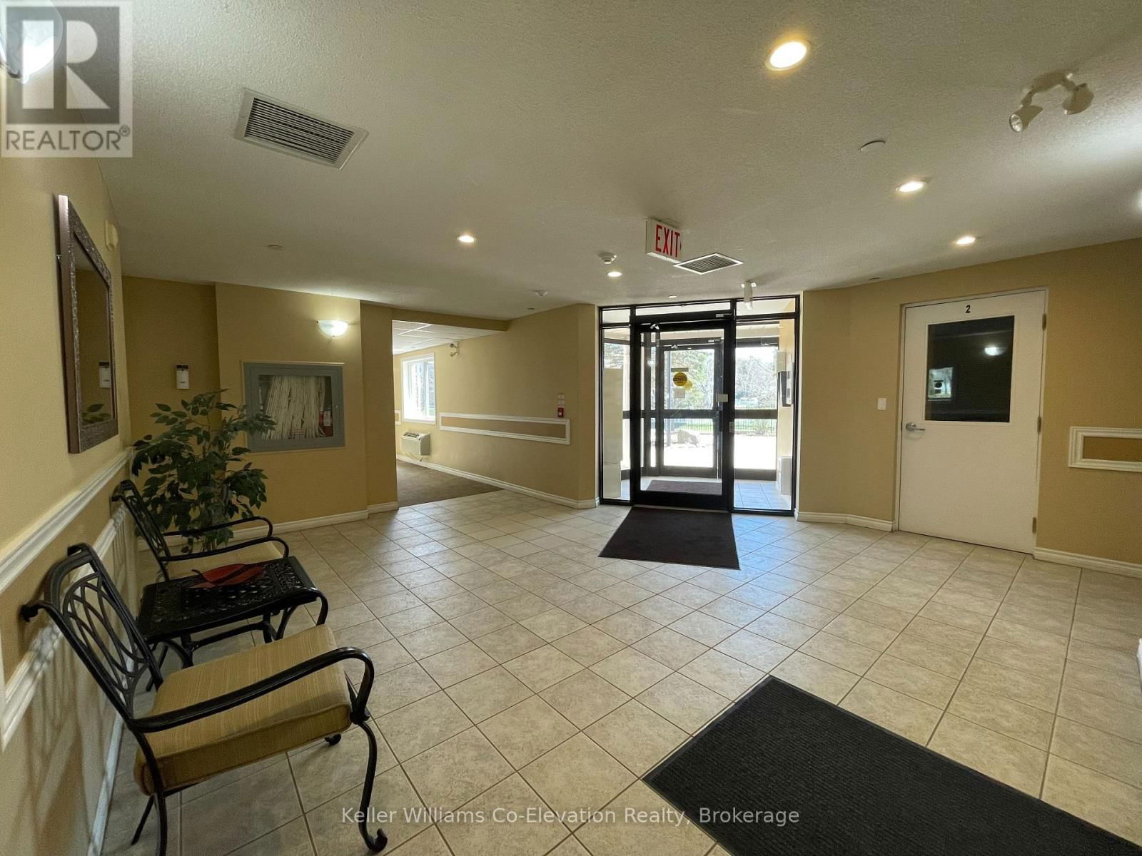 302 - 4 BECK BOULEVARD Image 44