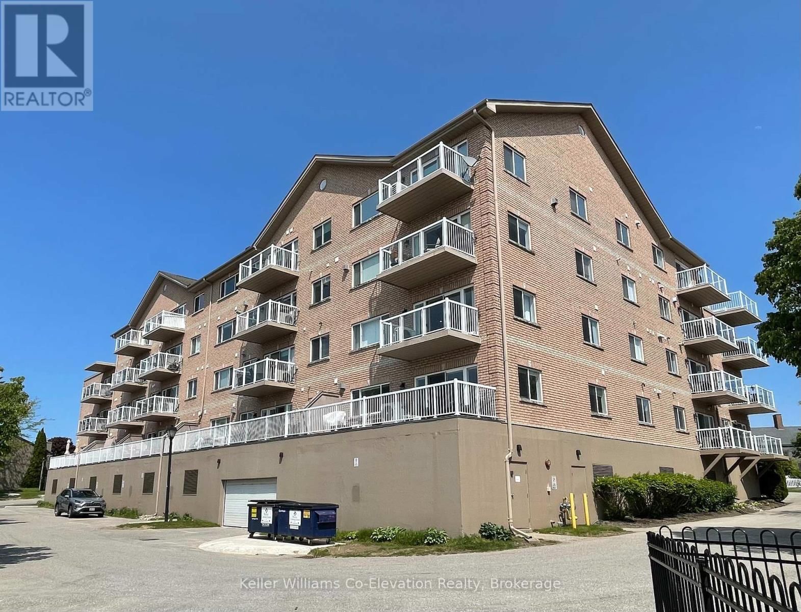 302 - 4 BECK BOULEVARD Image 6